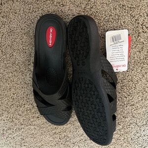 Woman’s Okabashi Sandals